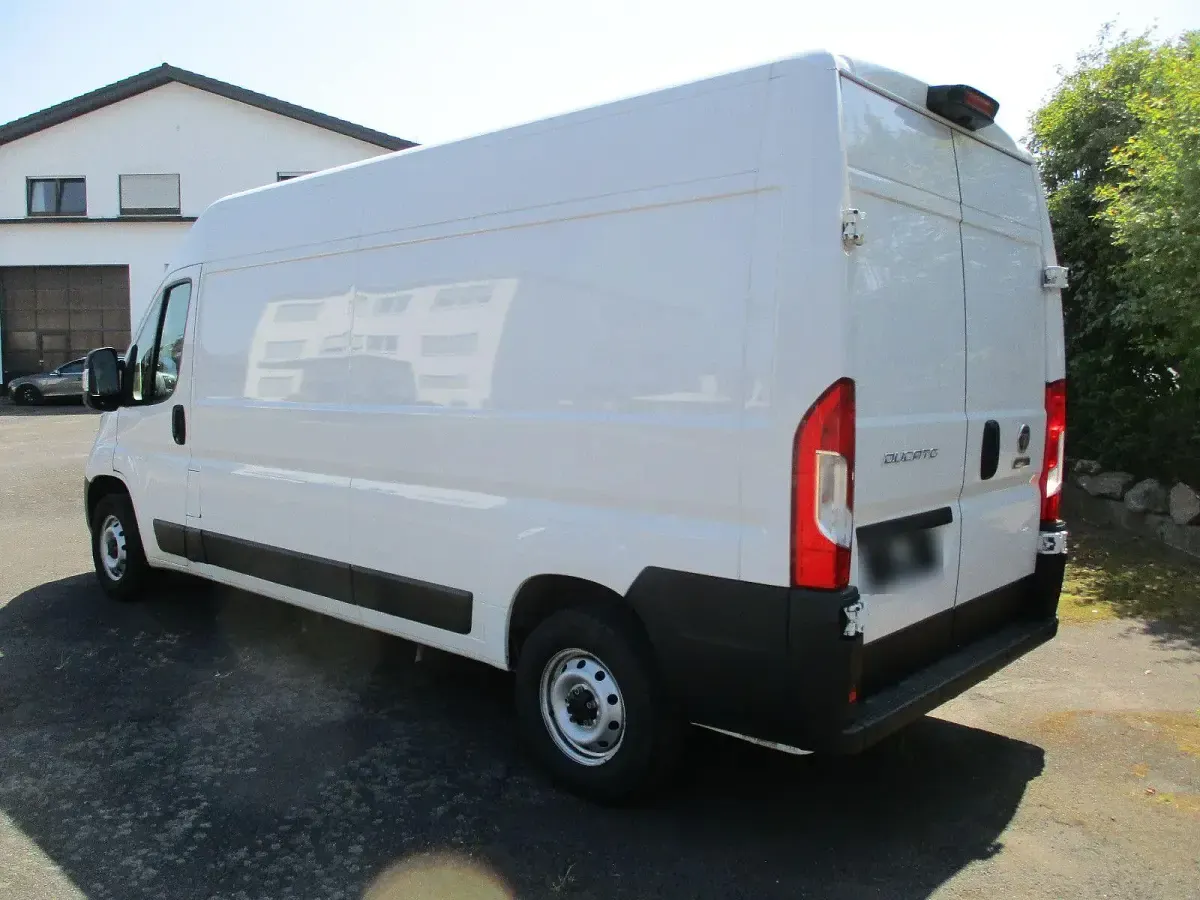 Gebraucht Fiat Ducato 140 PS (102 kW) 2023 Weiß Van