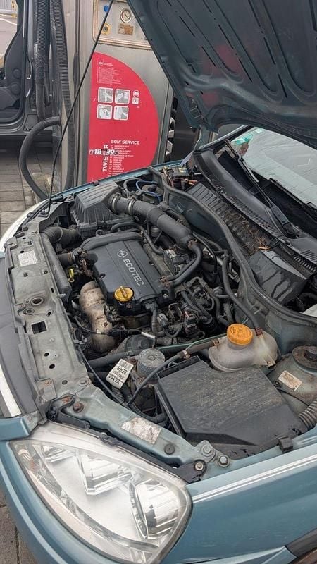 Gebraucht Opel Corsa Edition 85 PS (62 kW) 2005 Blau Limousine