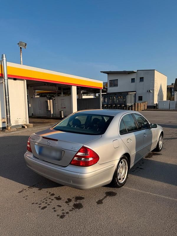 Gebraucht Mercedes E200 122 PS (89 kW) 2004 Grau Limousine