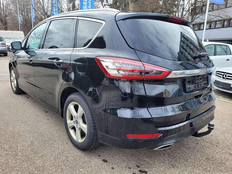 Gebraucht Ford S-MAX Titanium 179 PS (131 kW) 2018 Iridiumschwarz metallic Van / Kleinbus