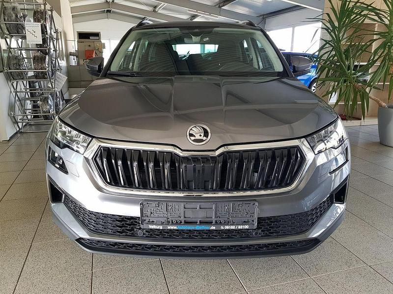 Gebraucht Skoda Karoq 150 PS (110 kW) 2025 Graphitgrau metallic (metallic) SUV