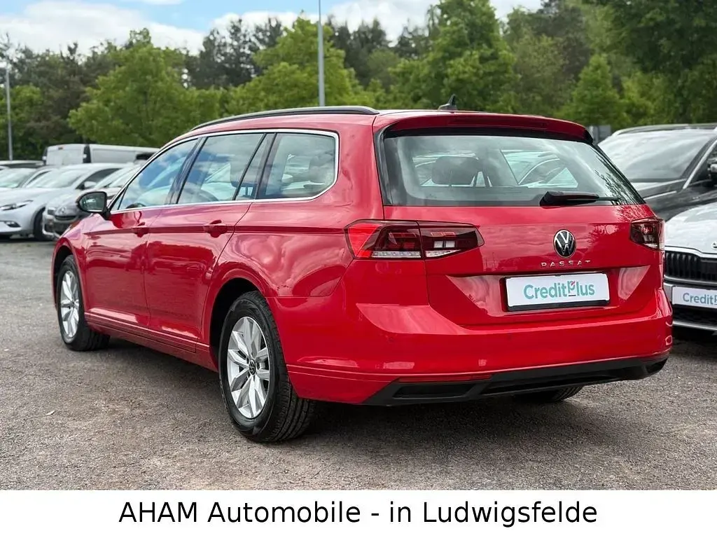 Gebraucht VW Passat Business 122 PS (89 kW) 2023 Rot Kombi
