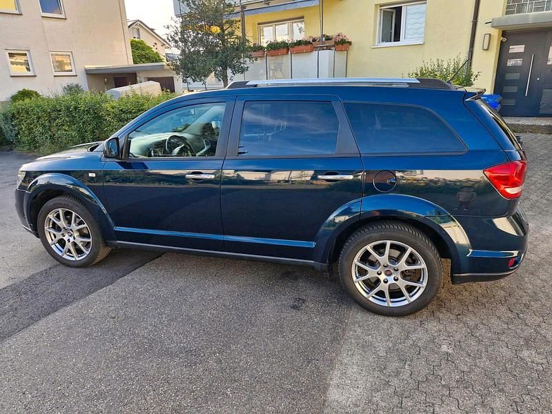 Gebraucht Fiat Freemont 170 PS (125 kW) 2013 Blau SUV