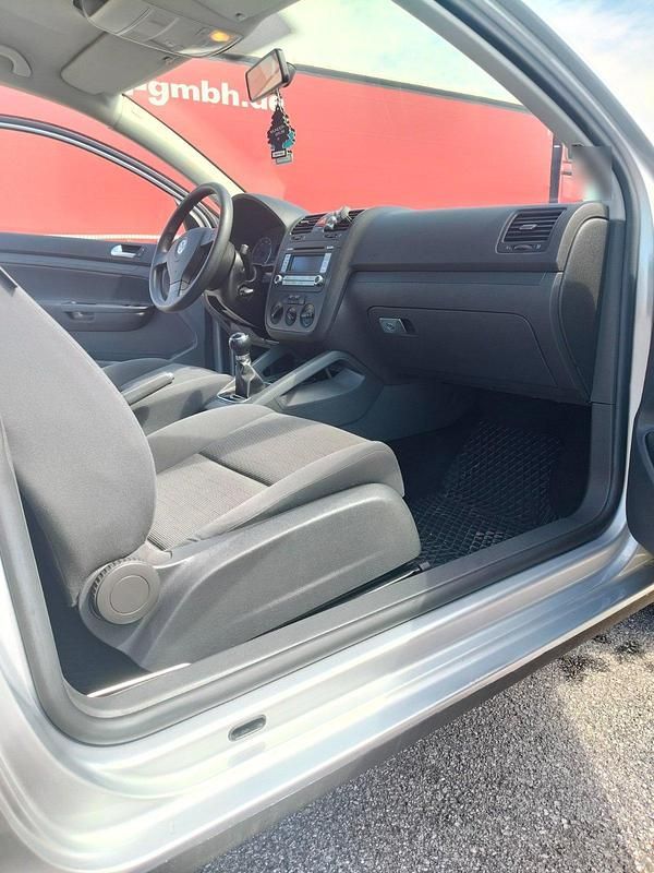 Gebraucht VW Golf 79 PS (58 kW) 2007 Silber Coupé