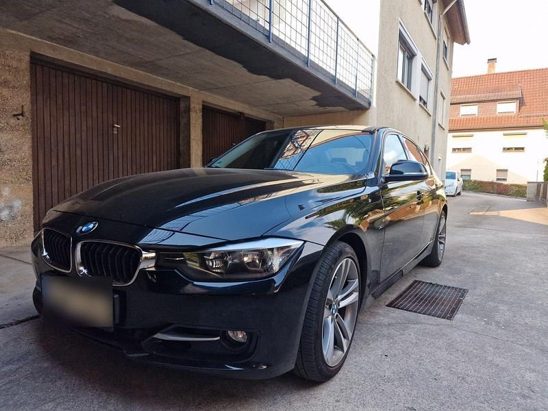 Schwarz Gebraucht 2012 BMW 328 Sport Line Limousine | 10.990 € (Guter Preis) - Bild 1/4