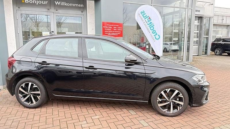 Gebraucht VW Polo Life 95 PS (69 kW) 2024 Schwarz Kleinwagen