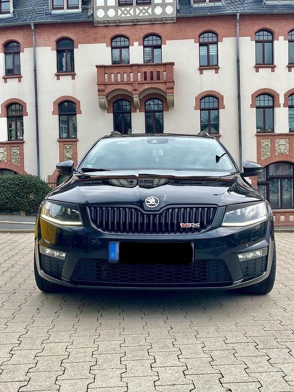 Gebraucht Skoda Octavia 184 PS (135 kW) 2015 Schwarz Kleinwagen