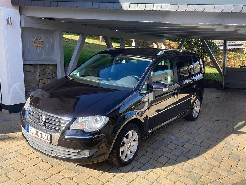 Schwarz Gebraucht 2008 VW Touran Highline Van / Kleinbus | 5.950 € (Etwas zu teuer) - Bild 1/4