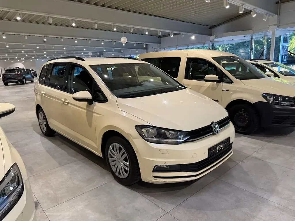 Gebraucht VW Touran 110 PS (80 kW) 2018 Gelb Van / Kleinbus