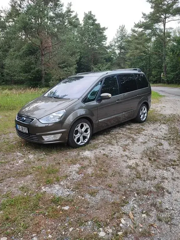 Gebraucht Ford Galaxy Titanium 163 PS (119 kW) 2010 Braun Van / Kleinbus