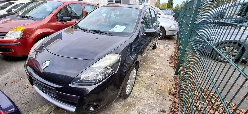 Schwarz Gebraucht 2010 Renault Clio II Luxe Limousine | 2.990 € (Fairer Preis) - Bild 1/4