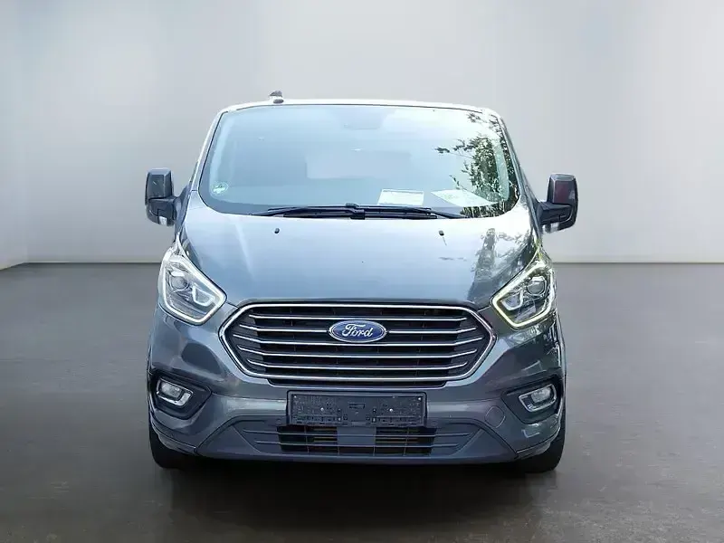 Gebraucht Ford Tourneo Custom Titanium 170 PS (125 kW) 2019 Grau Van