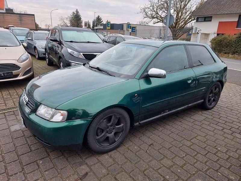 Grün Gebraucht 2000 Audi A3 Sport Limousine | 550 € (Superpreis) - Bild 1/4