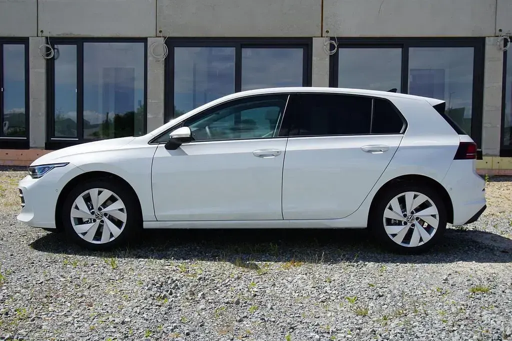 Nowe VW Golf VIII 150 KM (110 kW) 2026 Biały Sedan/Limuzyna
