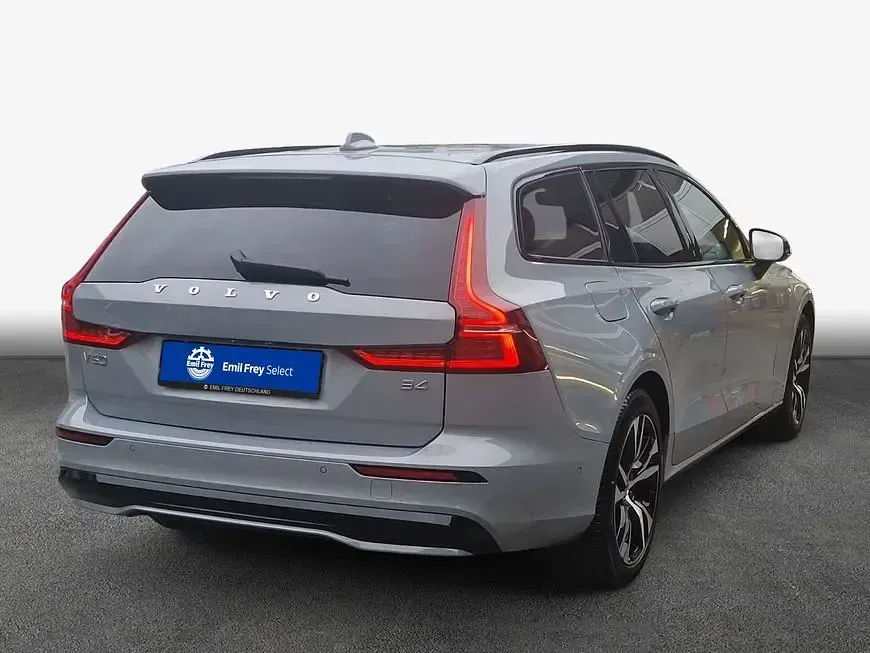 Gebraucht Volvo V60 145 PS (106 kW) 2025 Kombi