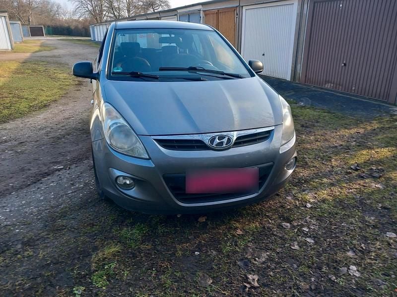 Gebraucht Hyundai i20 70 PS (51 kW) 2012 Kleinwagen