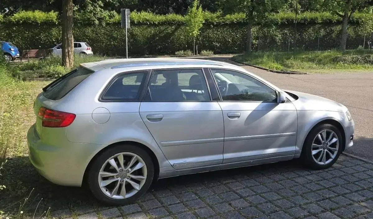Gebraucht Audi A3 Ambiente 160 PS (117 kW) 2011 Silber Kleinwagen