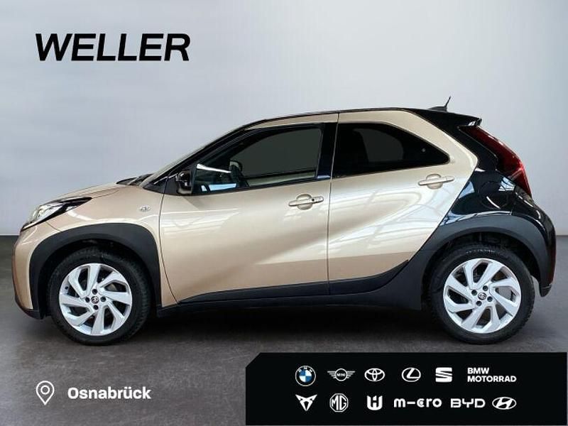 Gebraucht Toyota Aygo 72 PS (52 kW) 2022 Beige Kleinwagen