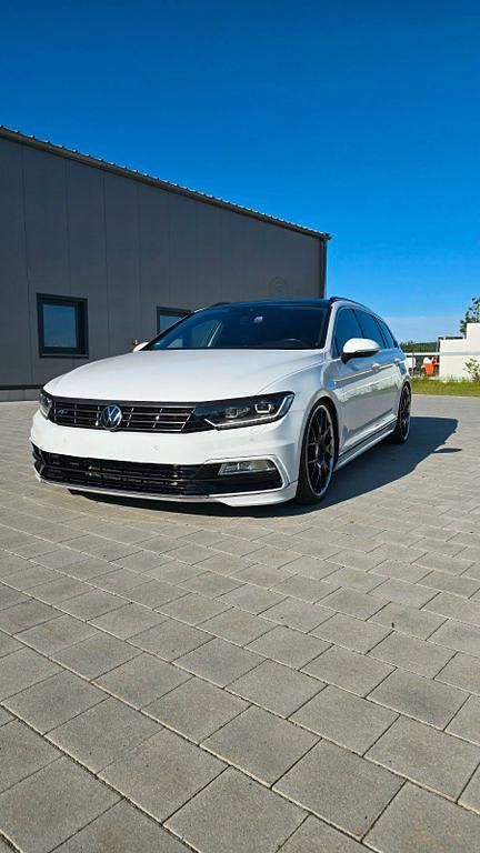 Weiß Gebraucht 2017 VW Passat Highline Kombi | 15.999 € (Fairer Preis) - Bild 1/4