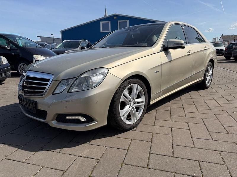 Gebraucht Mercedes E350 292 PS (214 kW) 2009 Gold Limousine