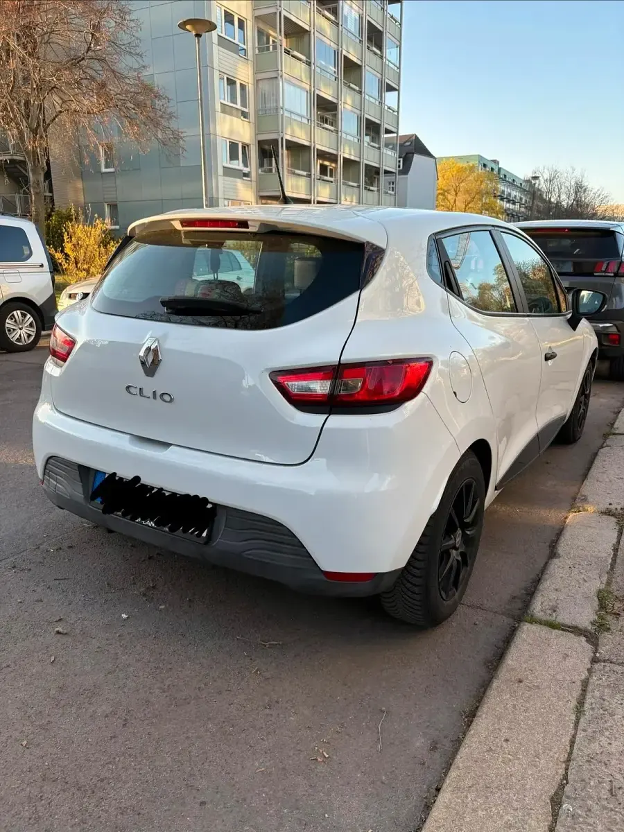 Gebraucht Renault Clio LIMITED 73 PS (53 kW) 2016 Weiß Kleinwagen