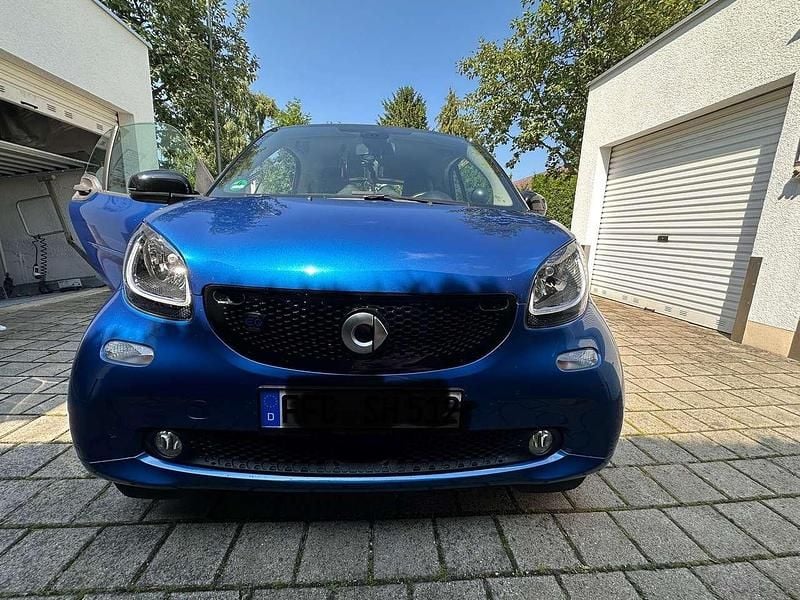 Blau Gebraucht 2019 Smart ForTwo Electric Drive Kleinwagen | 9.900 € (Teuer) - Bild 1/4