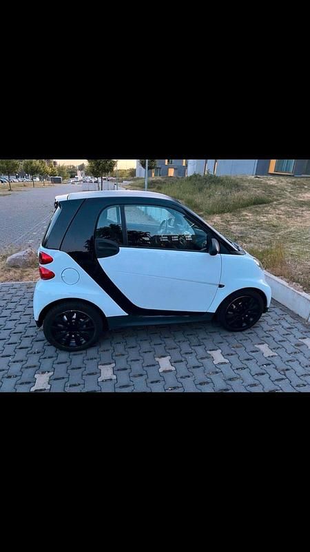 Weiß Gebraucht 2015 Smart ForTwo Coupé Kleinwagen | 5.500 € (Superpreis) - Bild 1/4