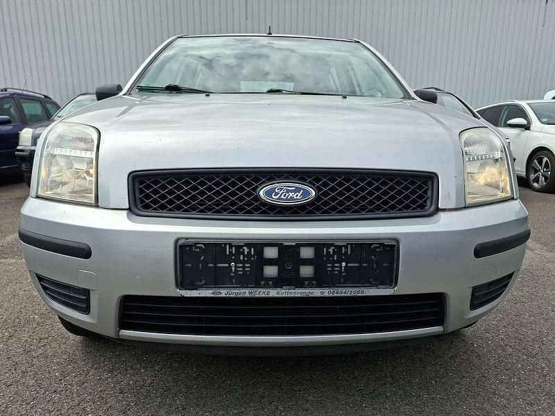 Silber Gebraucht 2004 Ford Fusion Viva Limousine | 1.999 € (Etwas zu teuer) - Bild 1/4