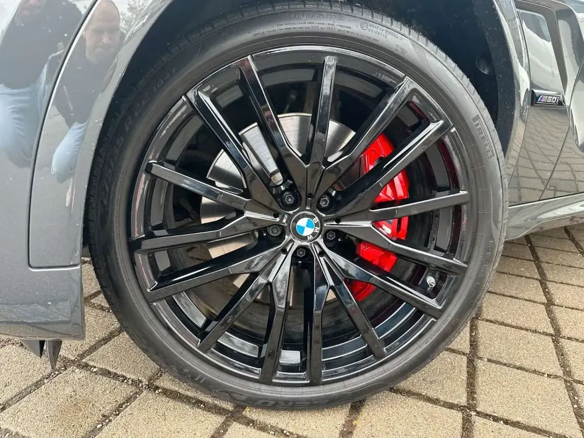Gebraucht BMW X6 M Sport 530 PS (389 kW) 2025 Grau SUV