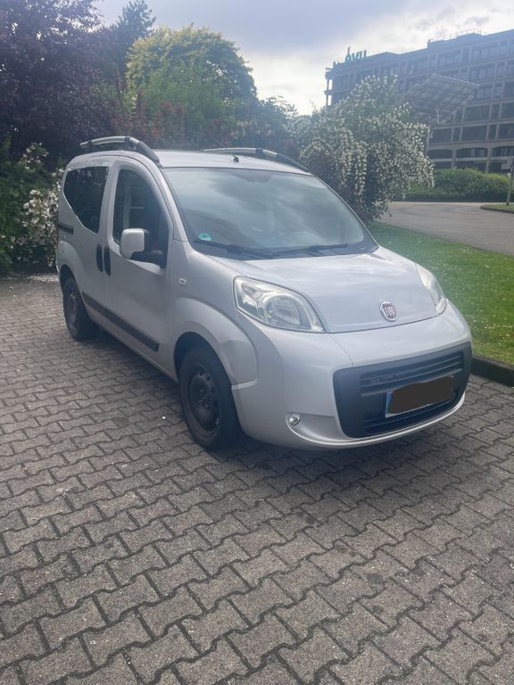 Silber Gebraucht 2013 Fiat Qubo Trekking Van / Kleinbus | 4.300 € (Superpreis) - Bild 1/4