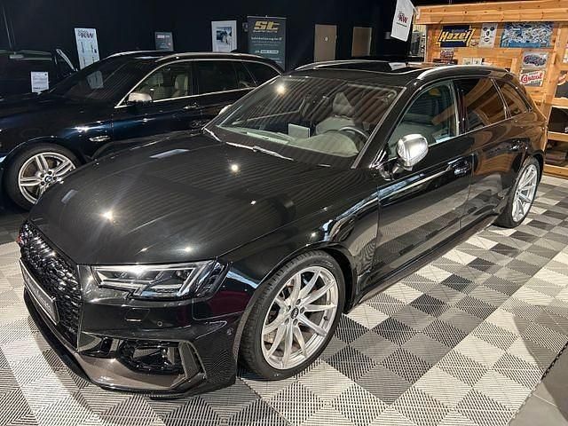 Schwarz Gebraucht 2019 Audi RS4 Ambiente Kombi | 52.990 € (Fairer Preis) - Bild 1/4