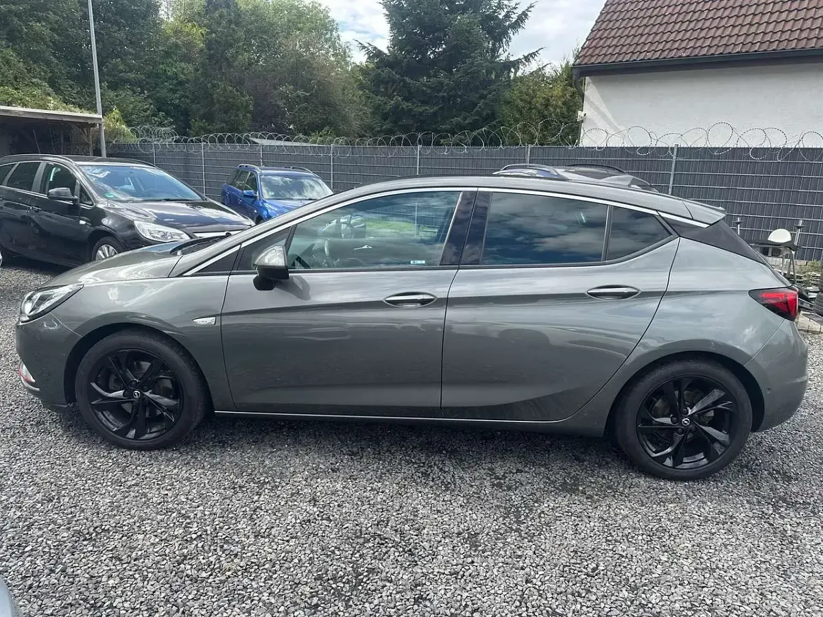 Gebraucht Opel Astra Dynamic 200 PS (147 kW) 2017 Quarz grau Kleinwagen
