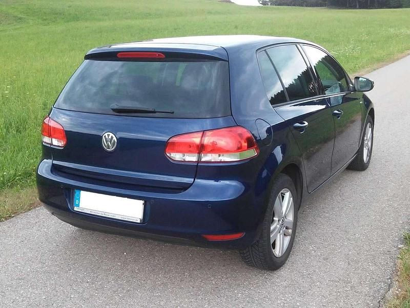 Gebraucht VW Golf VII Match 80 PS (58 kW) 2012 Blau Limousine