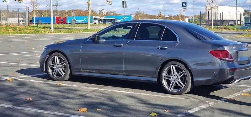 Gebraucht Mercedes E350 AMG line 258 PS (189 kW) 2017 Grau Limousine