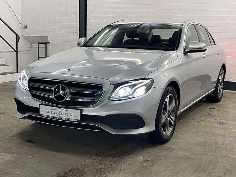 Gebraucht Mercedes E250 Avantgarde 211 PS (155 kW) 2018 Iridiumsilber  metalliclack Limousine