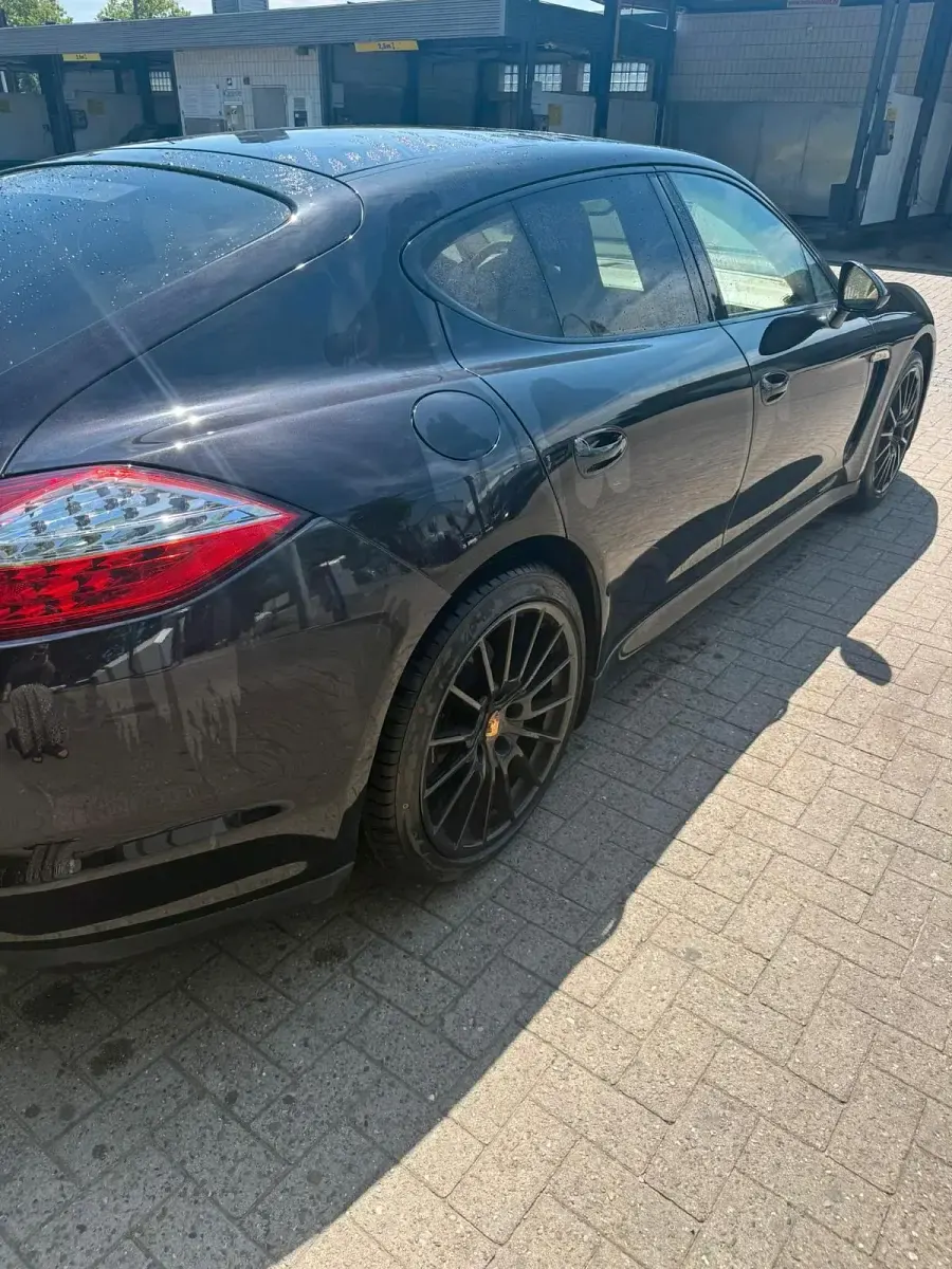 Gebraucht Porsche Panamera 250 PS (183 kW) 2012 Schwarz Kleinwagen