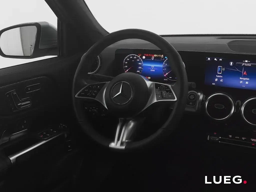 Gebraucht Mercedes GLB180 Progressive 136 PS (100 kW) 2024 Silber SUV