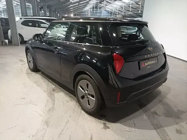 Second-hand Mini Cooper Essential 156 CP (114 kW) 2024 Negru Hatchback