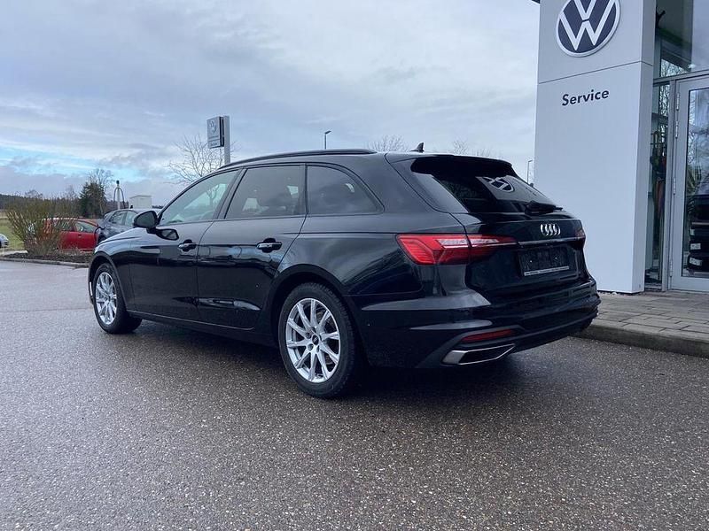 Second-hand Audi A4 150 CP (110 kW) 2022 Negru Break