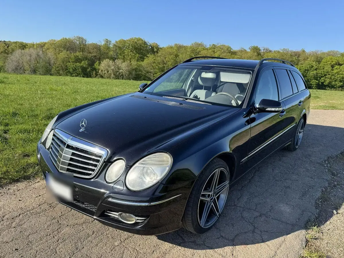 Second-hand Mercedes E220 Elegance 170 CP (125 kW) 2006 Negru Break