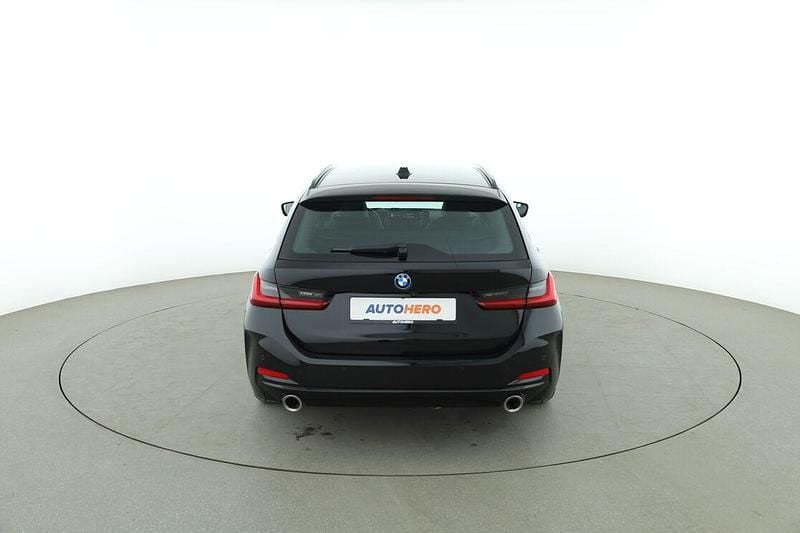 Gebraucht BMW 320e 204 PS (150 kW) 2022 Schwarz Kombi