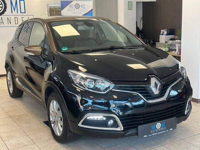 Second-hand Renault Captur Elysee 110 CP (80 kW) 2015 Negru SUV