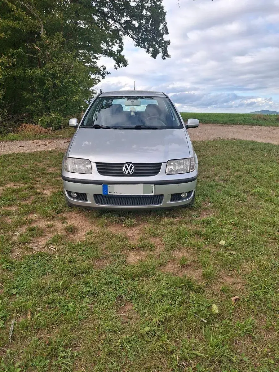 Brugt VW Polo Basis 75 HK (55 kW) 2001 Sølv Sedan