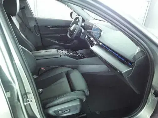 Gebraucht BMW 520 Performance 197 PS (144 kW) 2024 Grau Limousine