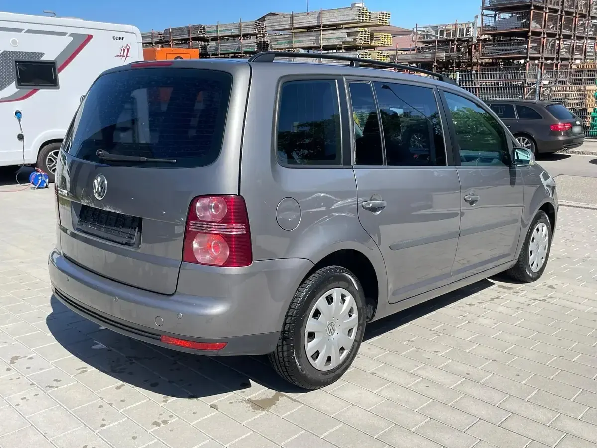 Gebraucht VW Touran 105 PS (77 kW) 2007 Grau Van / Kleinbus