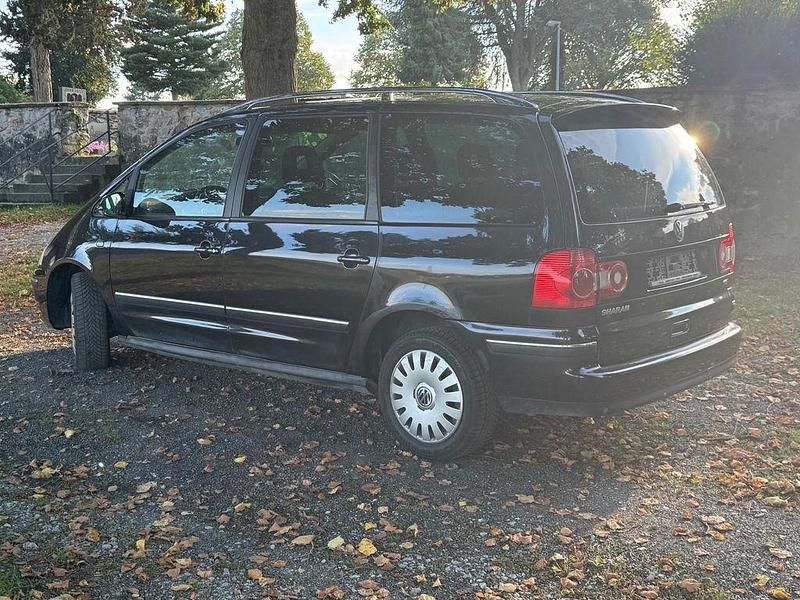 Schwarz Gebraucht 2005 VW Sharan Van / Kleinbus | 2.499 € (Superpreis) - Bild 1/4