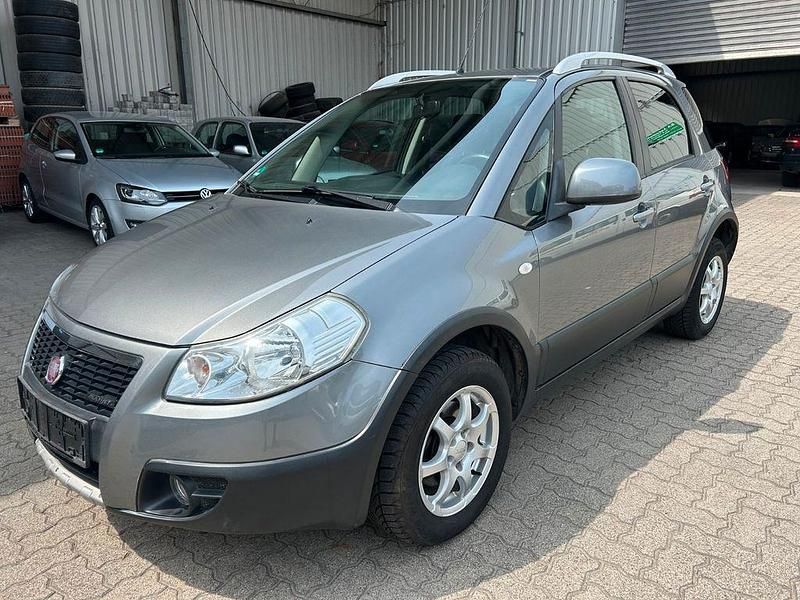 Grau Gebraucht 2009 Fiat Sedici Emotion SUV | 3.999 € (Fairer Preis) - Bild 1/4