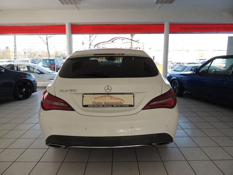 Gebraucht Mercedes CLA180 Shooting Brake 122 PS (89 kW) 2017 Calcitweiss  unilack Kombi