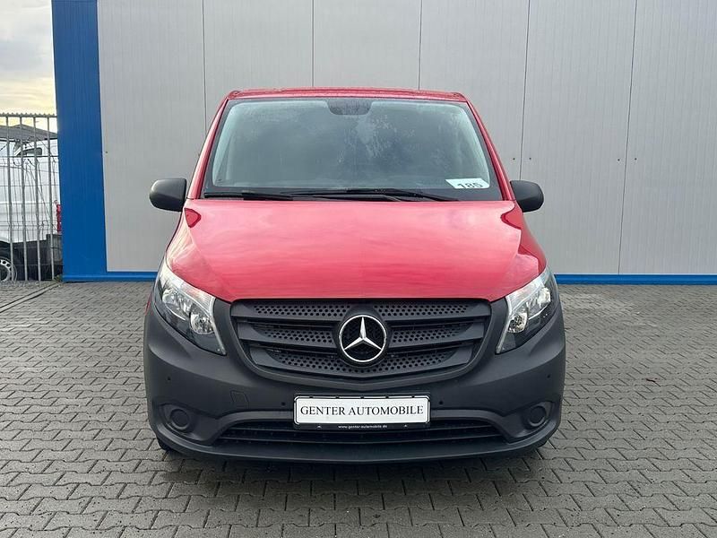 Gebraucht Mercedes Vito 102 PS (75 kW) 2021 Rot Van