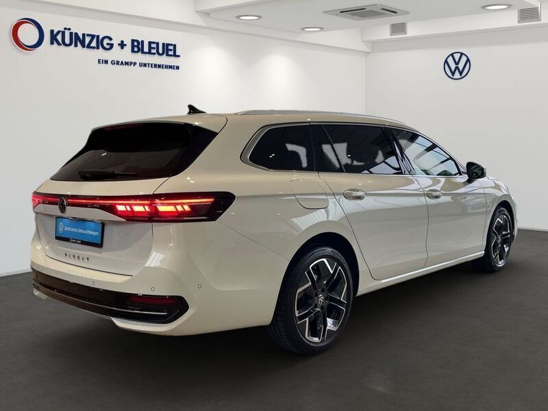 Gebraucht VW Passat Elegance 150 PS (110 kW) 2024 Weiß Kombi